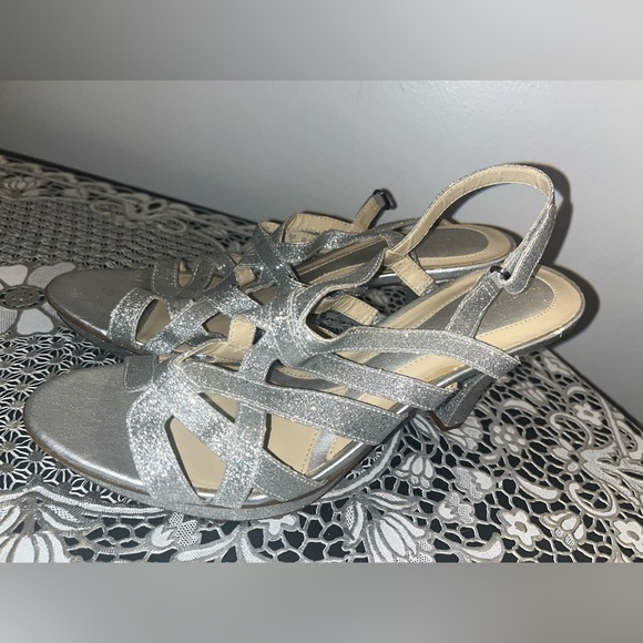Naturalistic Women Silver High Shoes Size 11. Has Some Scratches Pls See Picture - Picture 1 of 8